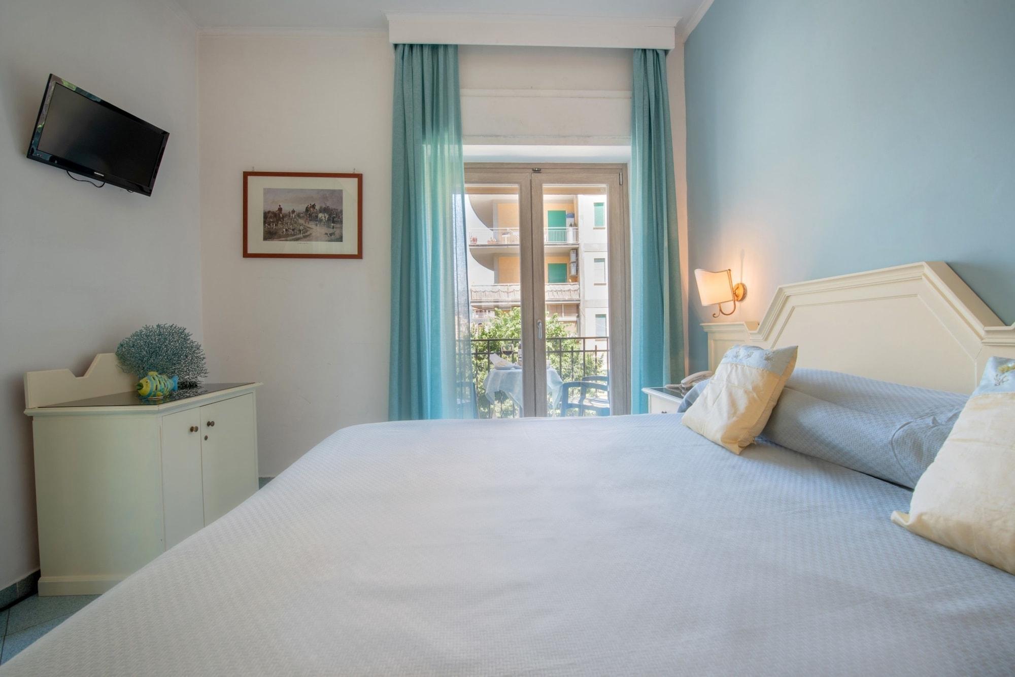 Hotel Ascot Sorrento Exterior foto