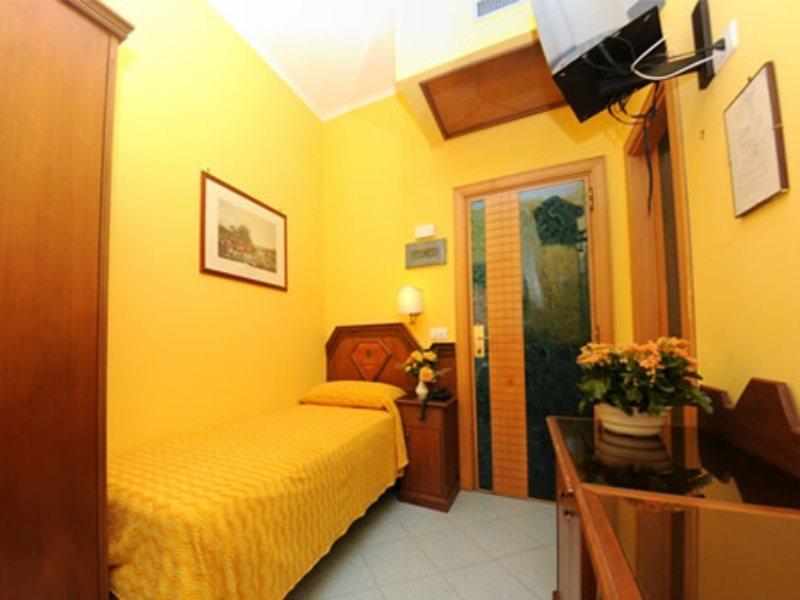 Hotel Ascot Sorrento Exterior foto