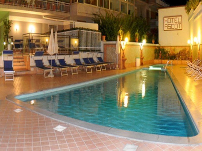 Hotel Ascot Sorrento Exterior foto