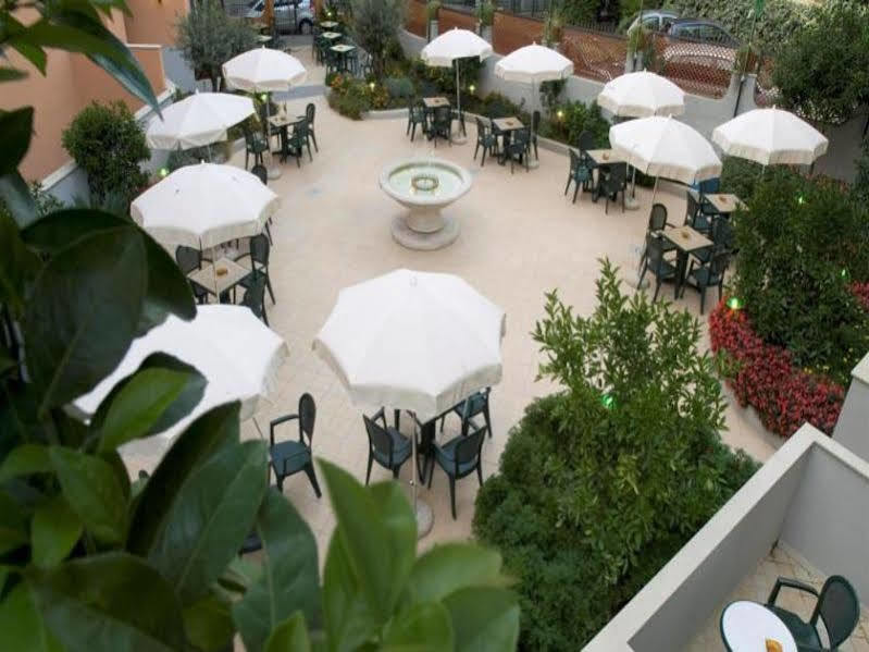 Hotel Ascot Sorrento Exterior foto