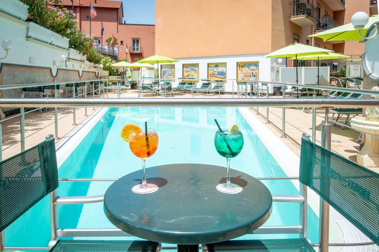 Hotel Ascot Sorrento Exterior foto
